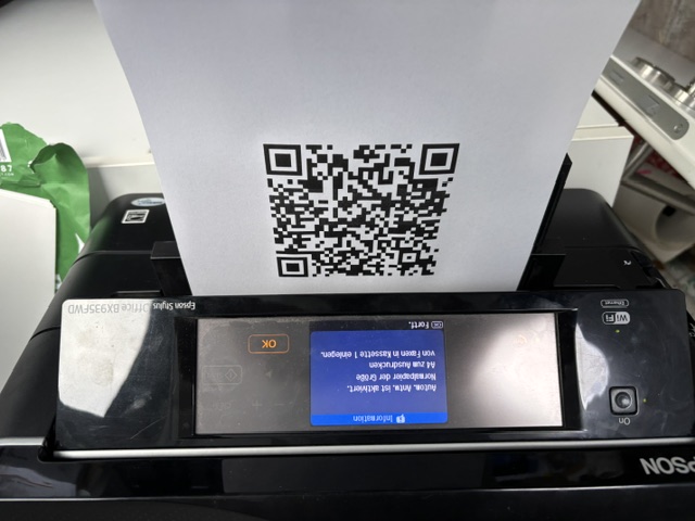 Ausgedruckter QR-Code auf Papier, Bild privat